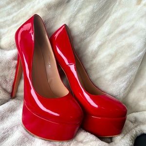 Red Platforms